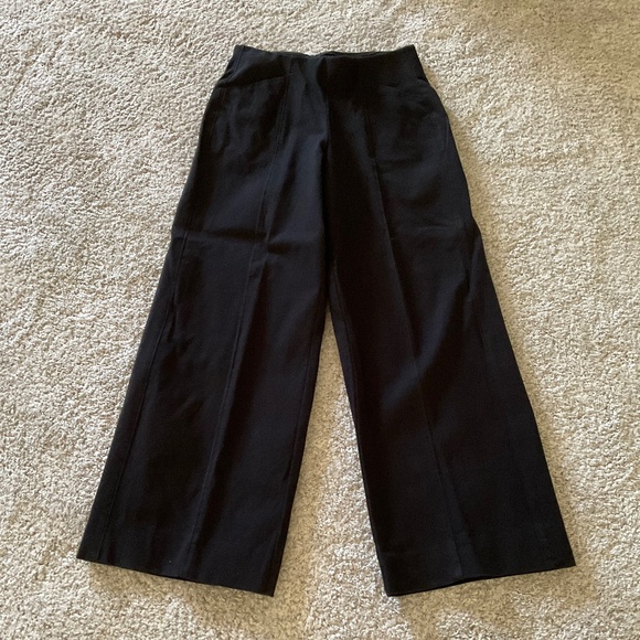 Old Navy Wide-Leg Pixie Pants - Picture 1 of 2
